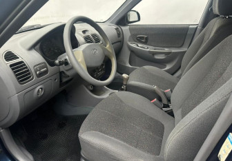 Подержанный автомобиль Hyundai Accent Sedan 2008 года (9 фото)