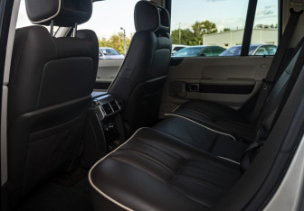 Подержанный автомобиль Land Rover Range Rover 2009 года (18 фото)