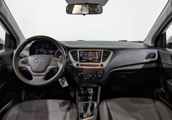 Подержанный автомобиль Hyundai Solaris Sedan 2022 года (13 фото)