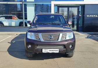 Подержанный автомобиль Nissan Pathfinder 2012 года (2 фото)