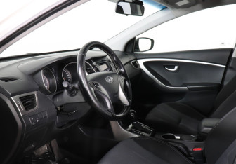 Подержанный автомобиль Hyundai i30 Hatchback 2013 года (9 фото)