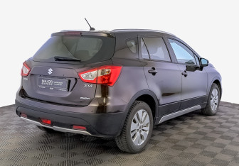 Подержанный автомобиль Suzuki SX4 Hatchback 2014 года (5 фото)