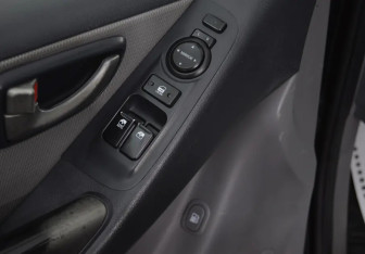 Подержанный автомобиль Hyundai Grand Starex 2010 года (9 фото)