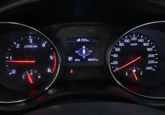 Подержанный автомобиль Kia Carnival 2019 года (11 фото)