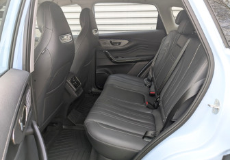 Подержанный автомобиль Exeed LX 2023 года (12 фото)