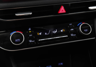 Подержанный автомобиль Hyundai Sonata 2020 года (13 фото)