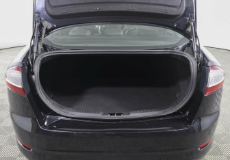 Подержанный автомобиль Ford Mondeo Sedan 2013 года (13 фото)