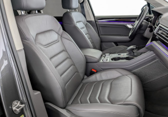 Подержанный автомобиль Volkswagen Touareg 2021 года (24 фото)