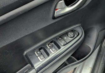 Подержанный автомобиль Kia Rio Hatchback 2021 года (24 фото)