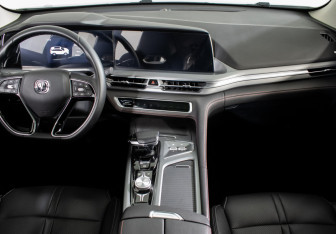 Подержанный автомобиль Changan CS75PLUS 2023 года (12 фото)