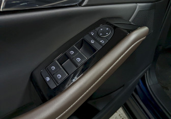 Подержанный автомобиль Mazda CX-30 2024 года (12 фото)
