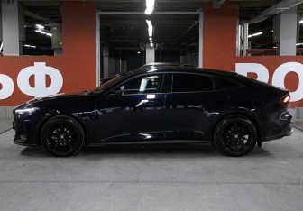 Подержанный автомобиль Changan UNI-V 2023 года (8 фото)