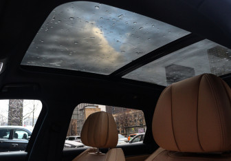 Подержанный автомобиль Voyah Free 2023 года (17 фото)