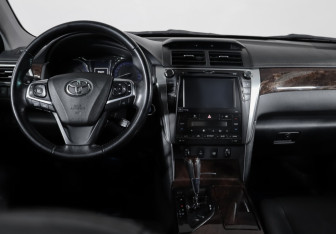 Подержанный автомобиль Toyota Camry Sedan 2015 года (12 фото)