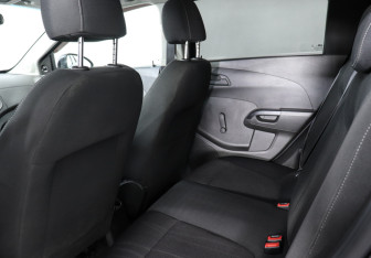 Подержанный автомобиль Chevrolet Aveo Hatchback 2012 года (13 фото)