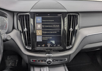 Подержанный автомобиль Volvo XC60 2018 года (13 фото)