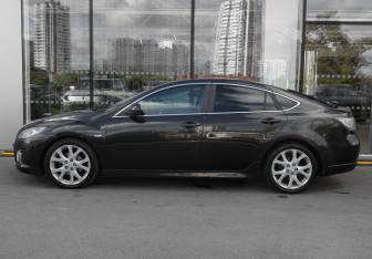 Подержанный автомобиль Mazda 6 Liftback 2008 года (6 фото)