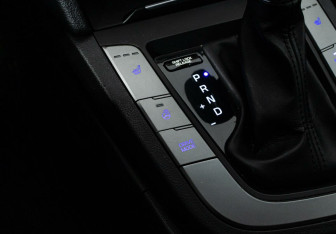 Подержанный автомобиль Hyundai Elantra Sedan 2017 года (14 фото)