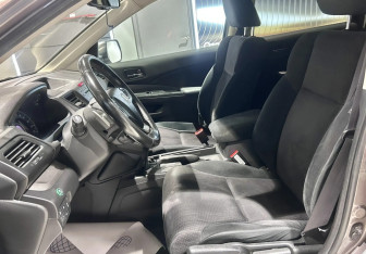 Подержанный автомобиль Honda CR-V 2013 года (8 фото)
