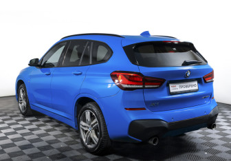 Подержанный автомобиль BMW X1 2020 года (7 фото)