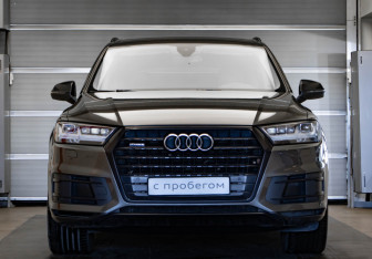 Подержанный автомобиль Audi Q7 2018 года (2 фото)
