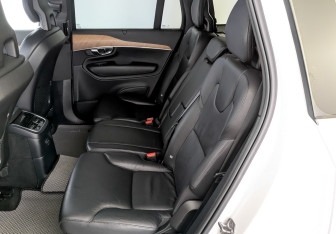 Подержанный автомобиль Volvo XC90 2021 года (12 фото)