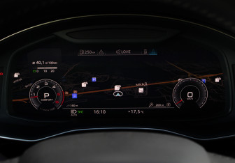 Подержанный автомобиль Audi Q8 2020 года (17 фото)