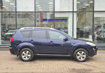 Подержанный автомобиль Peugeot 4007 2009 года (4 фото)