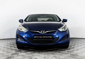 Подержанный автомобиль Hyundai Elantra Sedan 2013 года (2 фото)