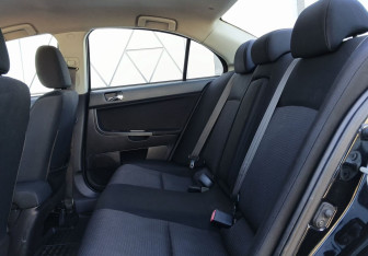 Подержанный автомобиль Mitsubishi Lancer Sedan 2008 года (16 фото)