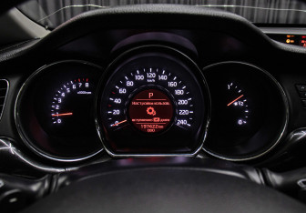 Подержанный автомобиль Kia Ceed Hatchback 2014 года (13 фото)