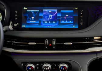 Подержанный автомобиль Changan CS95 2022 года (15 фото)