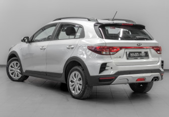 Подержанный автомобиль Kia Rio Hatchback 2021 года (7 фото)
