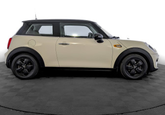 Подержанный автомобиль MINI Hatch 2018 года (4 фото)