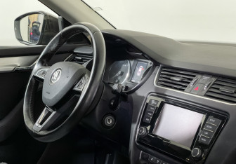 Подержанный автомобиль Skoda Octavia Liftback 2015 года (9 фото)