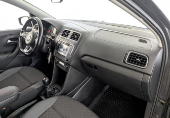 Подержанный автомобиль Volkswagen Polo Sedan 2018 года (11 фото)