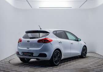 Подержанный автомобиль Kia Ceed Hatchback 2014 года (5 фото)