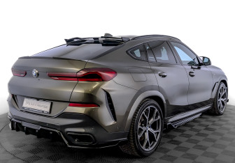 Подержанный автомобиль BMW X6 2020 года (5 фото)