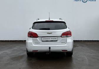 Подержанный автомобиль Chevrolet Cruze Wagon 2014 года (6 фото)