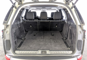 Подержанный автомобиль Land Rover Discovery 2018 года (10 фото)