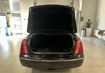Подержанный автомобиль Kia Opirus 2008 года (7 фото)