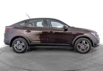 Подержанный автомобиль Renault Arkana 2020 года (4 фото)