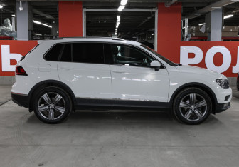 Подержанный автомобиль Volkswagen Tiguan 2018 года (4 фото)