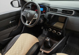 Подержанный автомобиль Renault Duster 2021 года (10 фото)