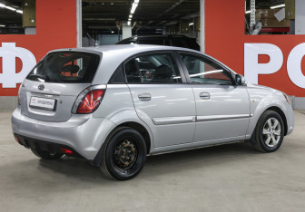 Подержанный автомобиль Kia Rio Hatchback 2011 года (5 фото)