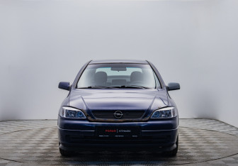 Подержанный автомобиль Opel Astra Hatchback 2001 года (8 фото)