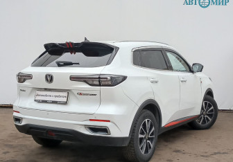 Подержанный автомобиль Changan CS55PLUS 2023 года (5 фото)