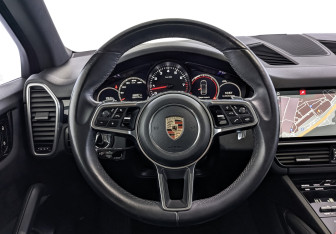 Подержанный автомобиль Porsche Cayenne 2019 года (22 фото)
