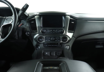 Подержанный автомобиль Chevrolet Tahoe 2016 года (14 фото)