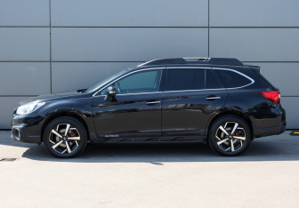 Подержанный автомобиль Subaru Outback Wagon 2017 года (8 фото)